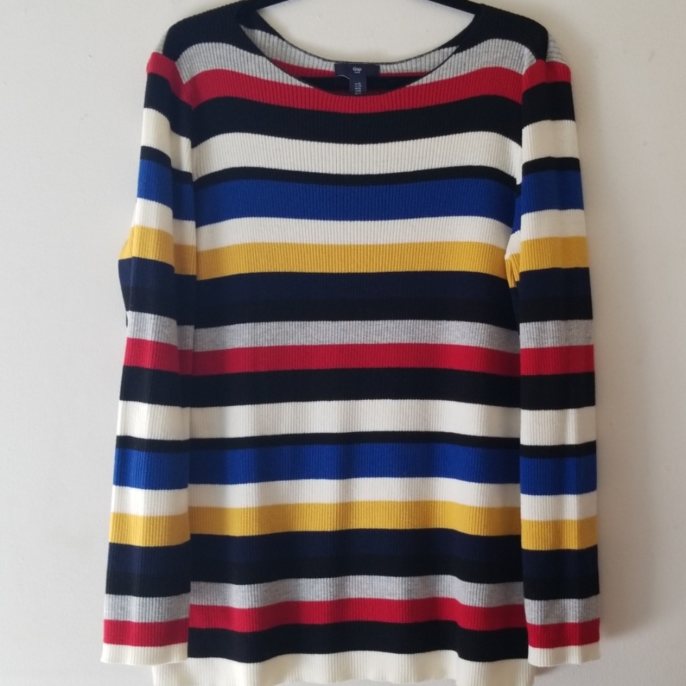 NWOT GAP long sleeve sweater